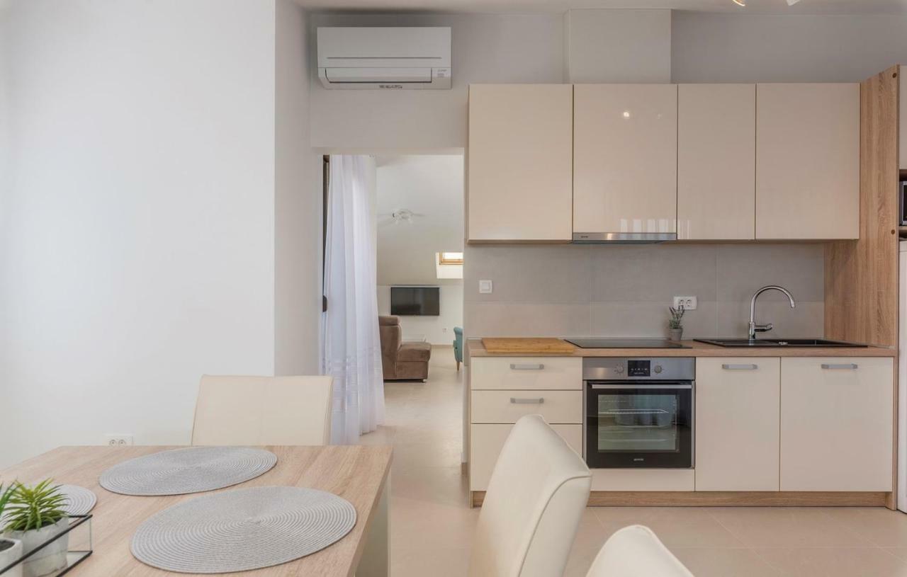 Apartments Hana In Funtana Εξωτερικό φωτογραφία