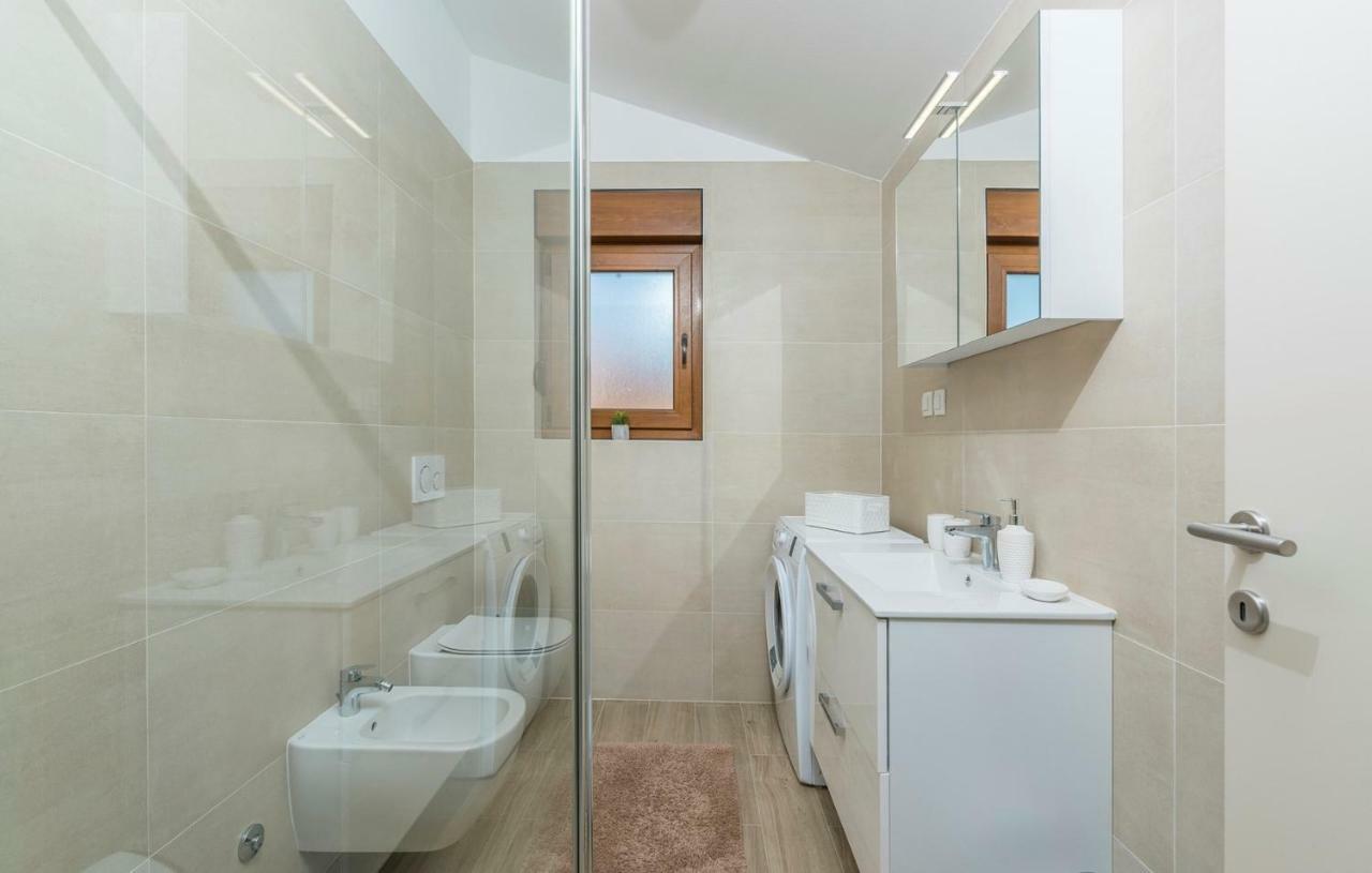 Apartments Hana In Funtana Εξωτερικό φωτογραφία