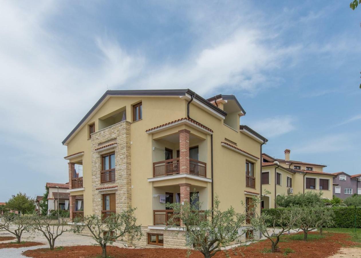 Apartments Hana In Funtana Εξωτερικό φωτογραφία