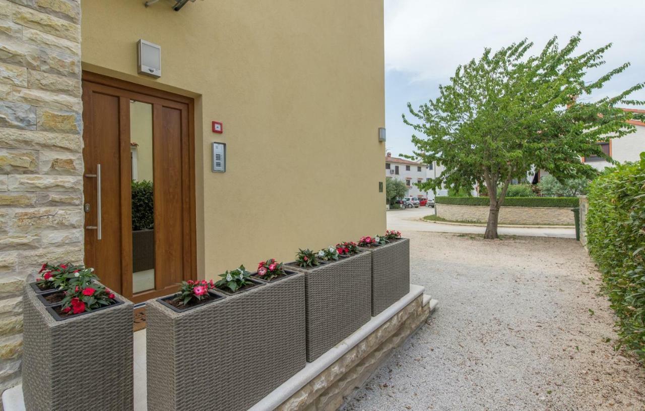 Apartments Hana In Funtana Εξωτερικό φωτογραφία