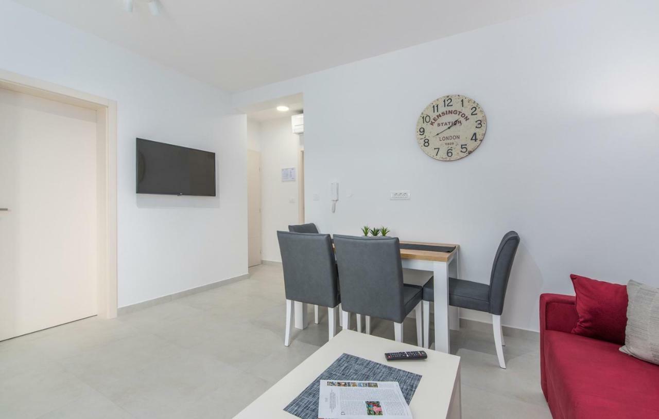 Apartments Hana In Funtana Εξωτερικό φωτογραφία